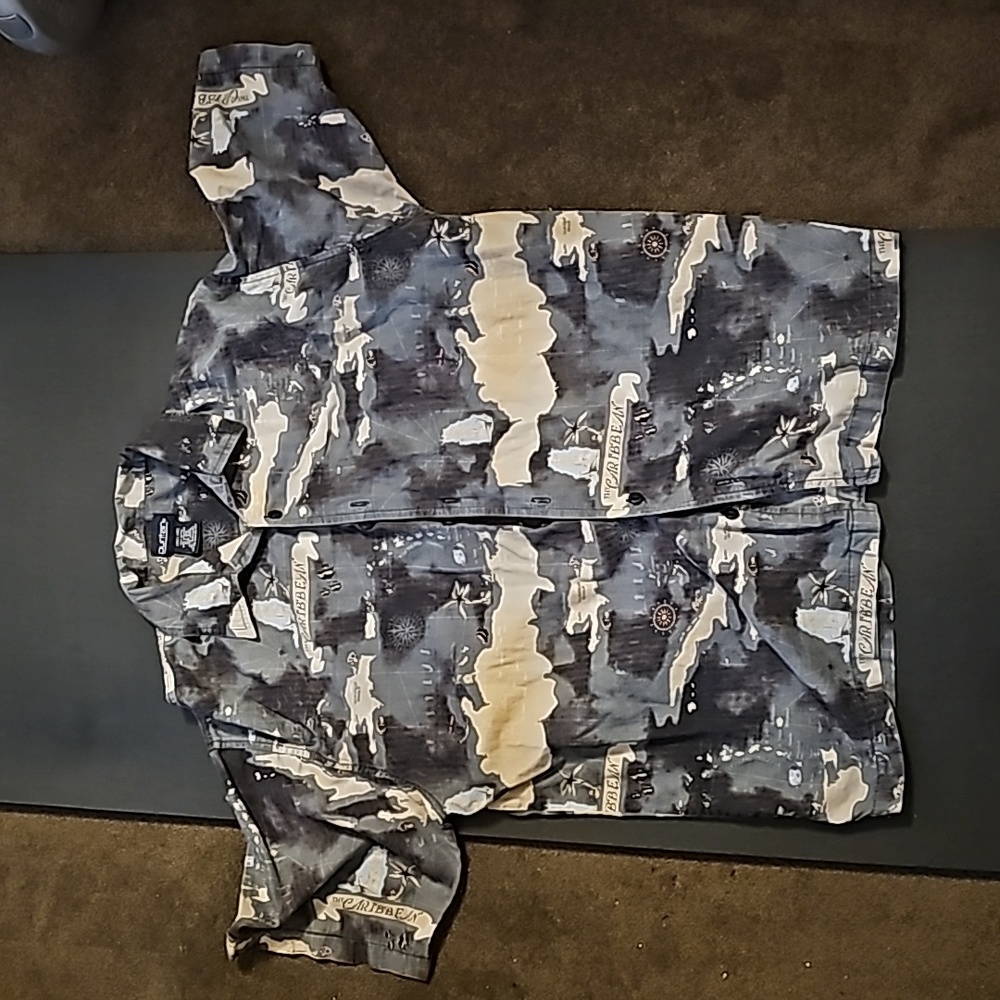Men's Large summer short sleeve button down.